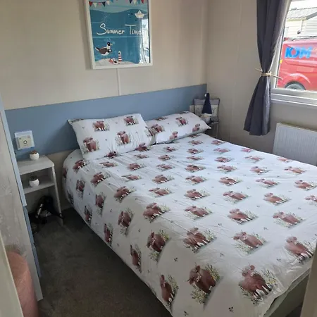 8 Berth Caravan At Blue Dolphin East Coast