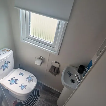 8 Berth Caravan At Blue Dolphin East Coast Gristhorpe
