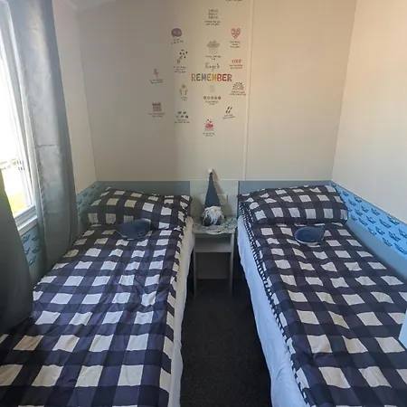 8 Berth Caravan At Blue Dolphin East Coast * Gristhorpe
